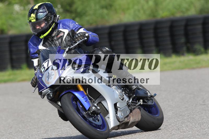 Archiv-2025/10 23.04.2025 Cornu Master School ADR/gruen-vert/37